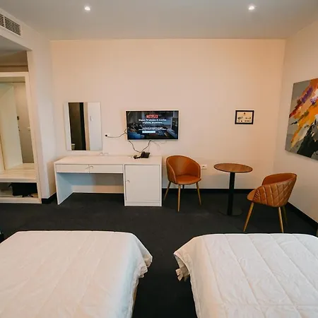 호텔 Delta Premium Jube