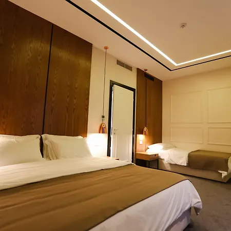 호텔 Delta Premium 4*