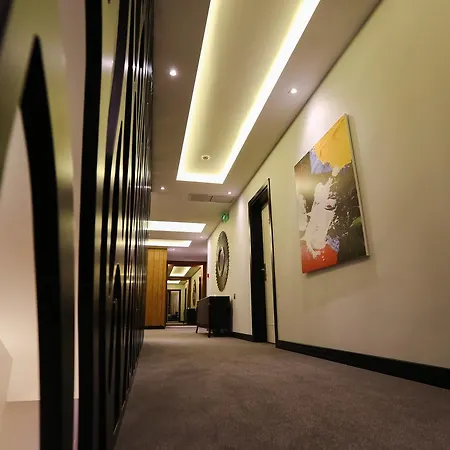 호텔 Delta Premium 4*