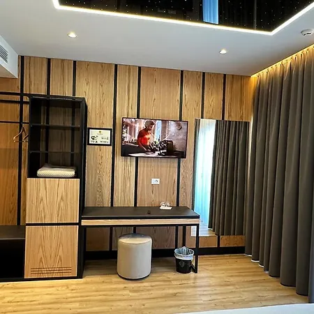 מלון Delta Premium