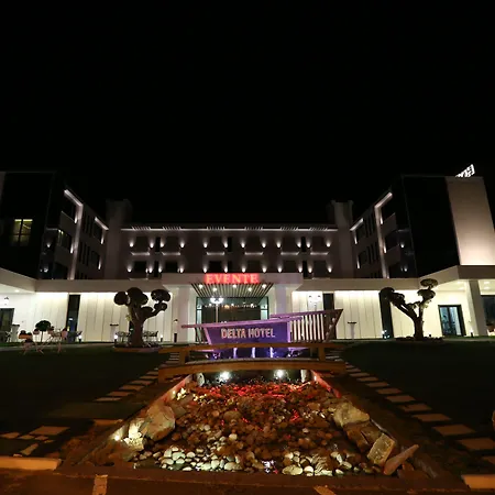 酒店 Delta Premium 4*