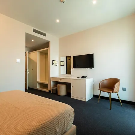 Delta Premium 4*