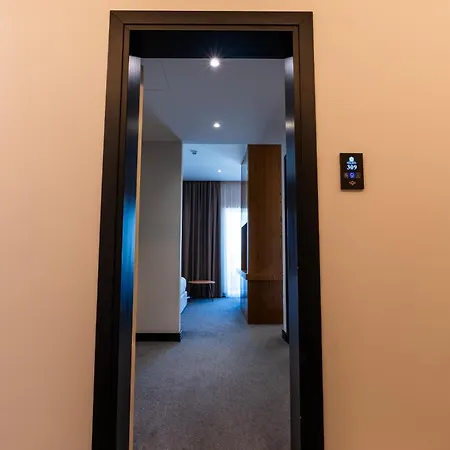 Delta Premium 4*